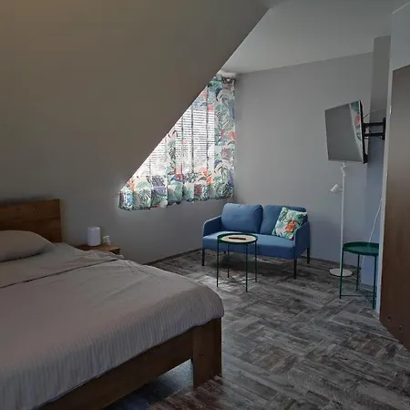 Trzy Jeziora Bed & Breakfast Wierzba