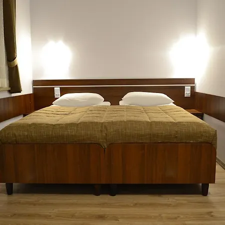 Bed and breakfast Trzy Jeziora 3*