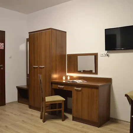 Trzy Jeziora Bed & Breakfast Wierzba