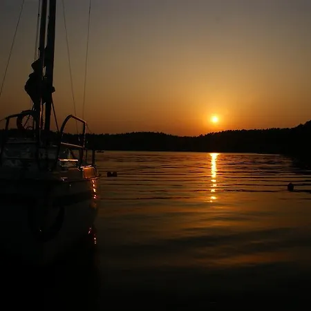 Trzy Jeziora Bed & Breakfast